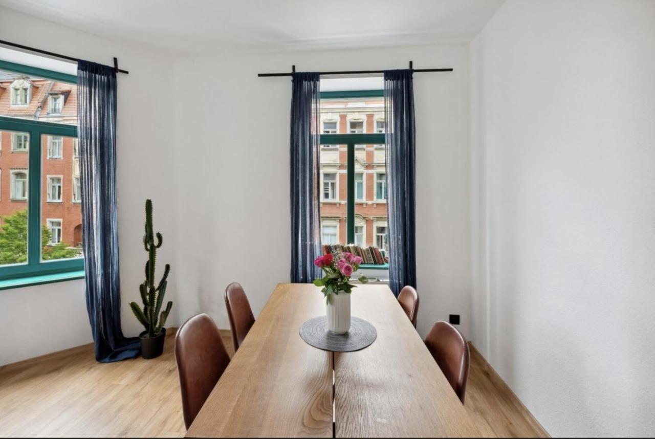 B Our Guest At New Vintage Chic Apartment Dresda Esterno foto